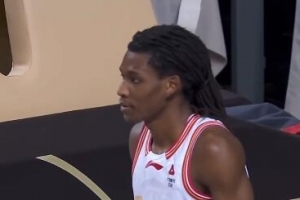 拼尽全力！深圳外援史密斯30中14空砍44分10助 三分12中7