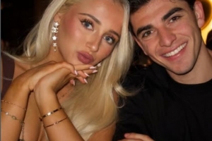 太阳报：热刺19岁小将奥利弗·伊罗和拥有400万粉丝的女网红交往