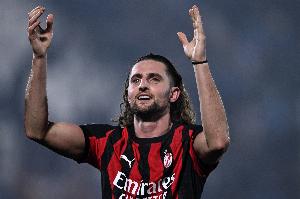 本赛季意甲至少4进球+4助攻的中场,只有拉比奥特和尼科·帕斯 本赛季意甲至少4进球+4助攻的中场,只有拉比奥特和尼科·帕斯