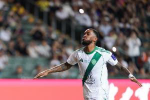 钱多事少！托尼在沙特周薪50万29场26球8助，冬窗拒尤文+2英超队