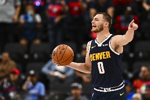 掘金客战活塞 连续缺席12场比赛的布劳恩迎来复出