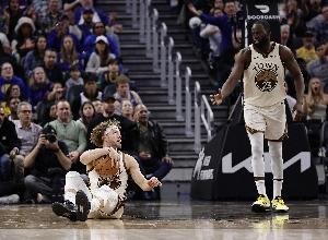 无库勇！勇士VS76人首发：波杰姆斯基 穆迪 桑托斯 追梦 霍福德