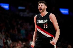 下半场没啥表现！克林根7中4拿到14分15板3助2帽 6前场板