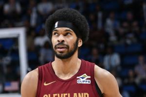 名记：公牛曾向骑士提议用武切维奇+一个首轮签换阿伦 但遭到拒绝