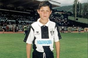 41岁的C罗生涯转会费:12岁2000欧,18岁1900万,33岁1.17亿