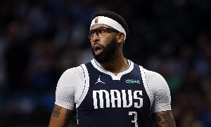 浓眉连续两年被球队交易 上赛季湖人至独行侠 今年独行侠至奇才