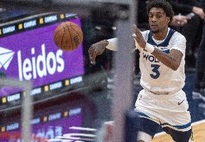 爱德华兹：麦丹每晚都全力以赴&无论攻防 我们都非常依赖他