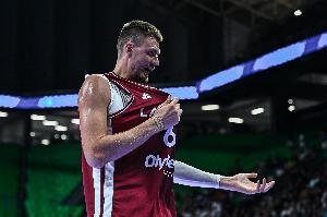 帕金斯：波尔津吉斯还在打球啊？这笔交易对勇士没有任何作用