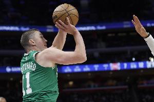 稳定输出！普理查德半场11中5&三分5中2贡献14分2板3助