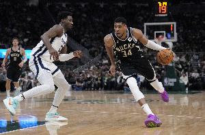 半路被抢？Shams：勇士曾将JJJ视为引援目标以防得不到字母哥