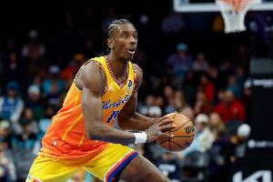 跳跳臂展怪！迪亚巴特狂揽7前场板 另有7分4助&正负值+14