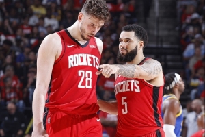 与上赛季区别？申京：我会说更多是范弗里特 虽然我们拥有杜兰特