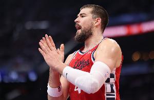 步行者总裁：祖巴茨最顶尖中锋之一 他和布朗会帮助我们实现目标