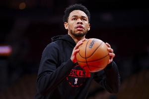 首秀可以！西蒙斯6记三分拿下22分2板3助1帽