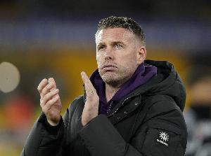 狼队主帅：上半场荒唐决策送给对手点球，新援表现出色是积极信号