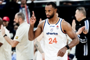 弗格谈第3节爆发：教练让我上场后打出侵略性 我做到了自己的职责