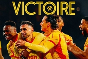 朗斯21轮法甲积49分，新世纪此前11支达成此成就球队均最终夺冠