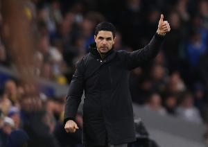 塔帅：会关注曼城踢红军 很难读懂约克雷斯，他有时会直勾勾看你