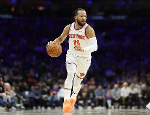 能攻善传！布伦森半场12中7贡献19分6助 三分4中2