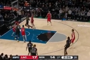 新的开始！道苏姆上篮得手 拿到森林狼生涯首分