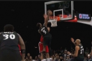 毁天灭地！爱德华兹直杀篮下 腾空暴起滑翔力压大洛炸裂隔扣