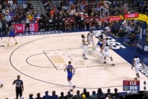 射手-1！梅里尔抢板再对穆雷犯规 开场不到3分钟已经3犯被换下