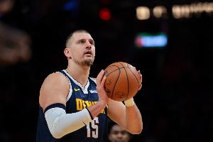 杀伤差不少！骑士全队首节仅米切尔有1次罚球还没进 掘金9罚9中