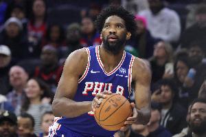 76人客场挑战开拓者 恩比德因伤病管理缺席比赛&庄神顶替首发