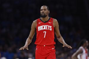 不在状态！杜兰特半场14投仅4中拿到11分4板 有3失误