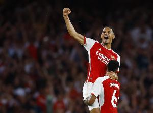 萨利巴谈庆祝动作：我对角旗杆没有敌意，但就是忍不住想去踢一脚